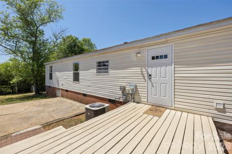 2095 Wildwood Drive Hickory NC 28601