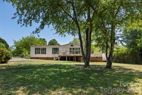 2095 Wildwood Drive Hickory NC 28601