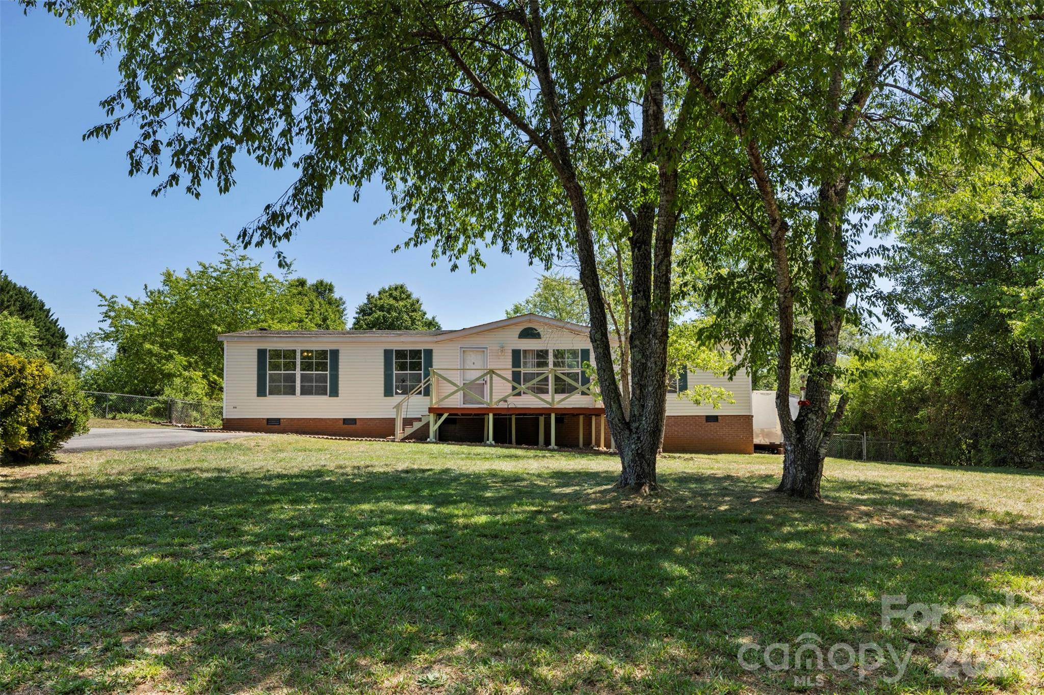 2095 Wildwood Drive Hickory NC 28601