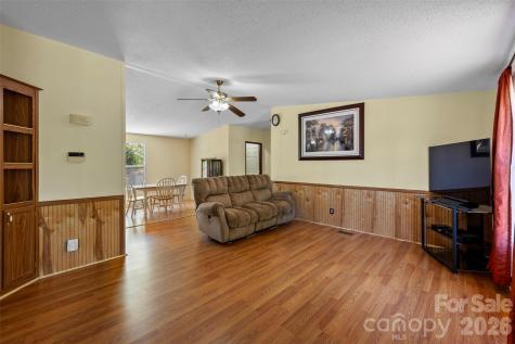 2095 Wildwood Drive Hickory NC 28601