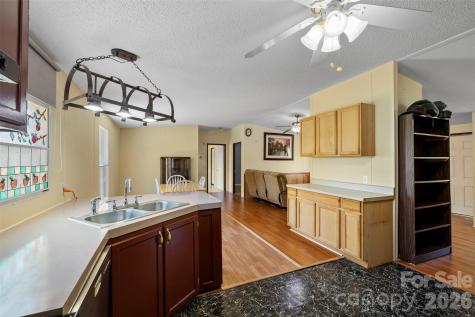 2095 Wildwood Drive Hickory NC 28601