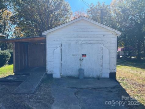 805 W Church Street W Cherryville NC 28021