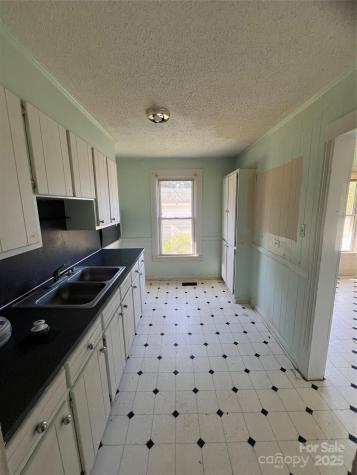 805 W Church Street W Cherryville NC 28021