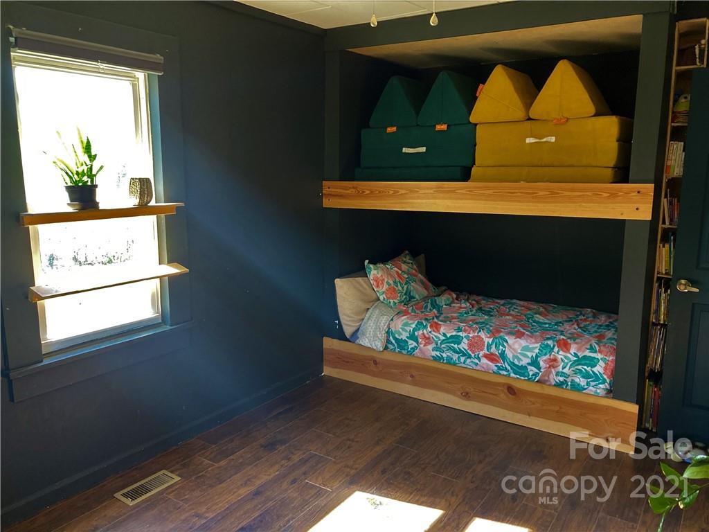 4 Sheppard Street Canton NC 28716