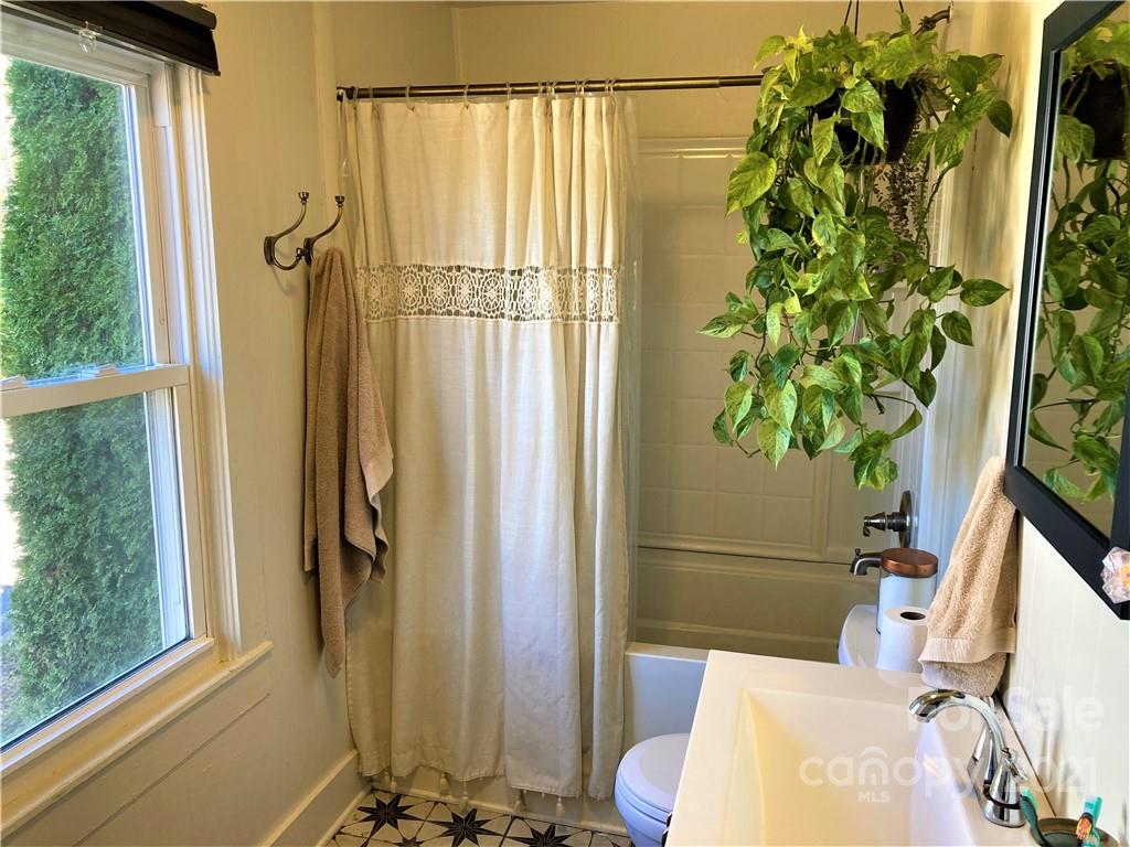 4 Sheppard Street Canton NC 28716