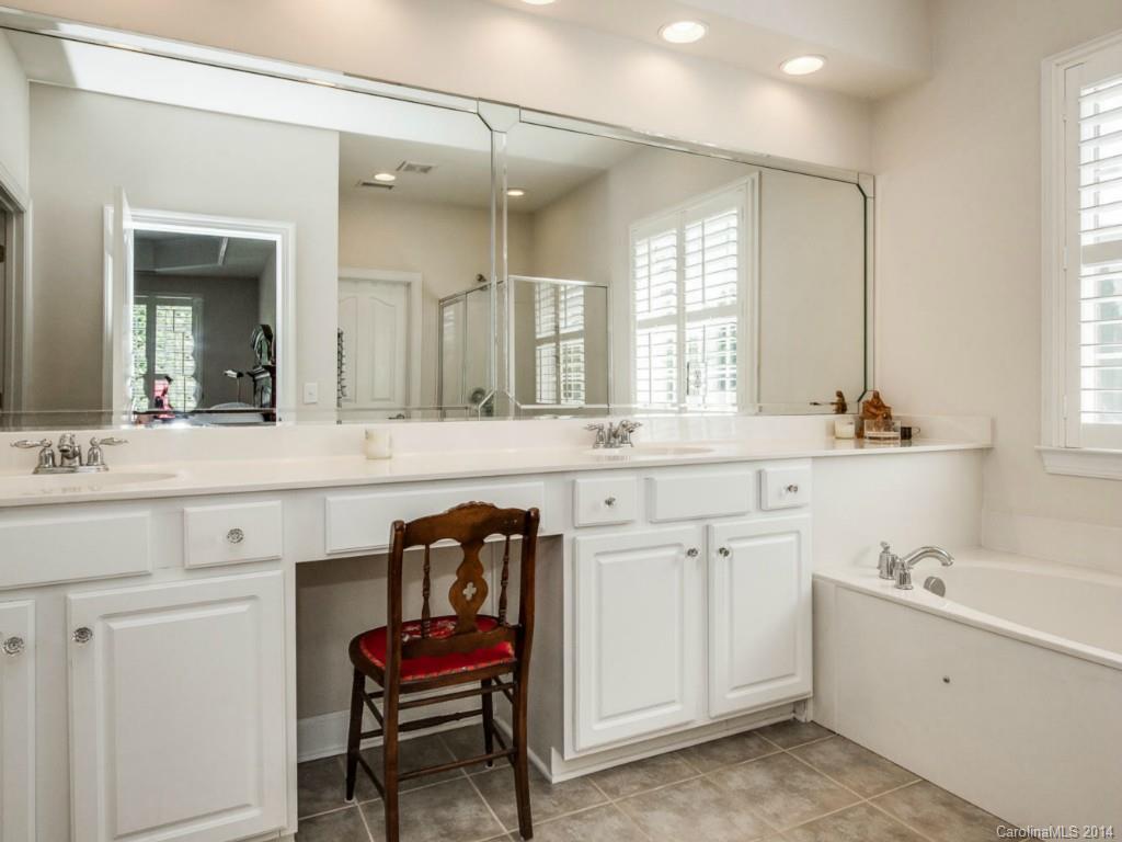 7923 Oratorio Place Charlotte NC 28270