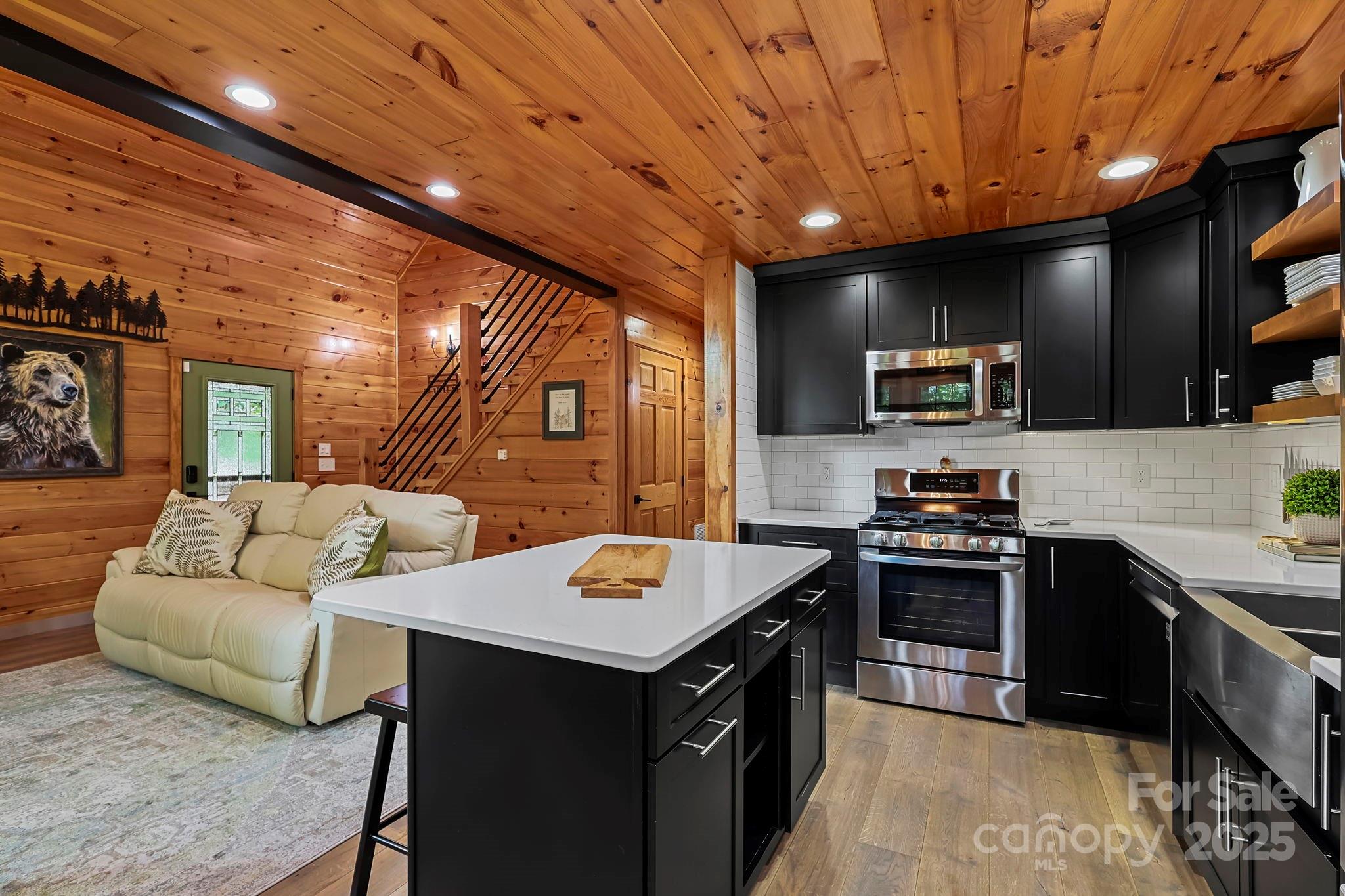 228 Woodby Ridge Road Vilas NC 28692