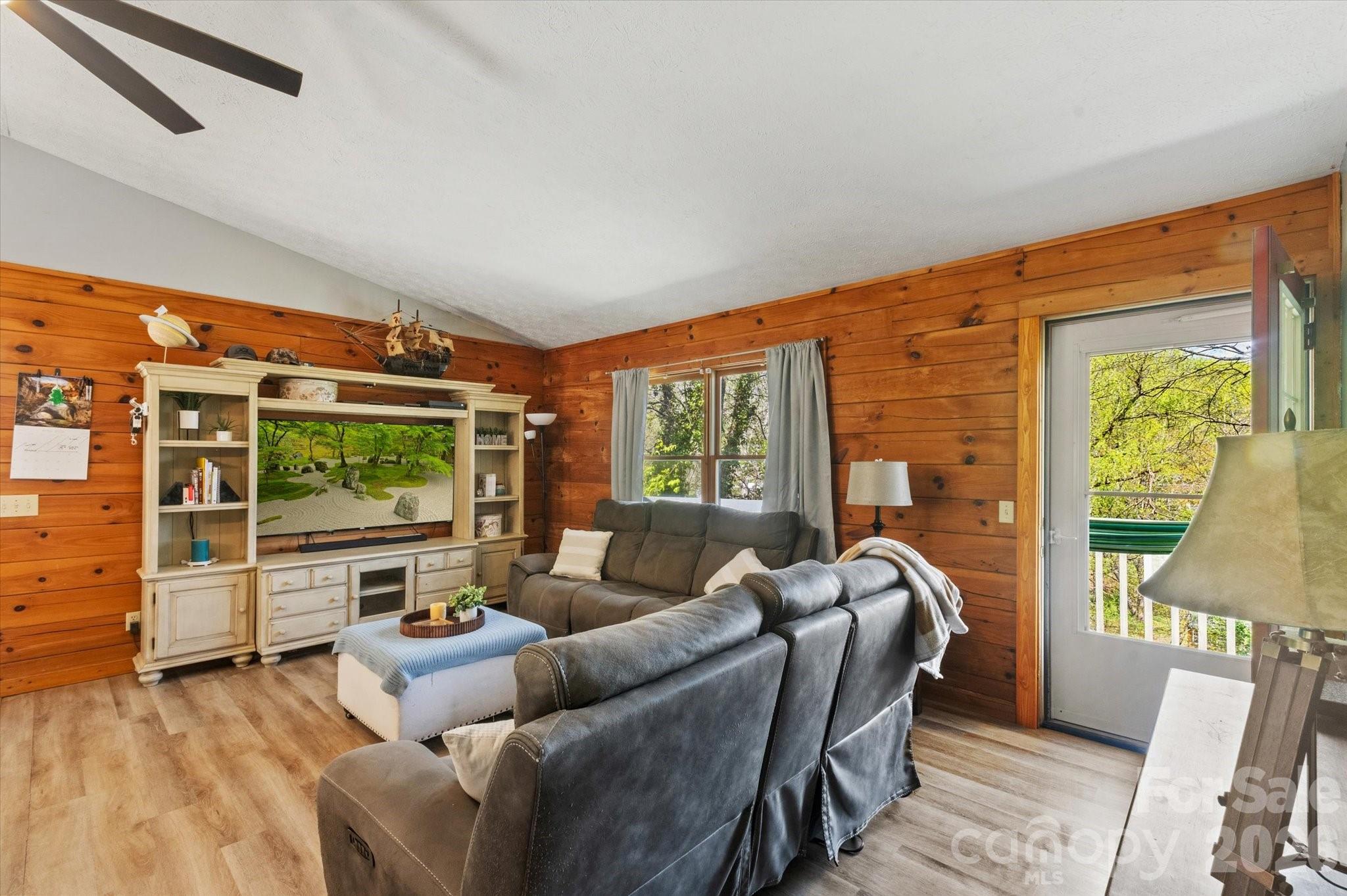187 Cedarwood Drive Waynesville NC 28785
