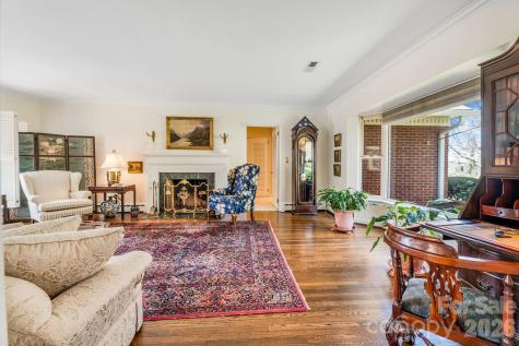 4 Dogwood Road Asheville NC 28804