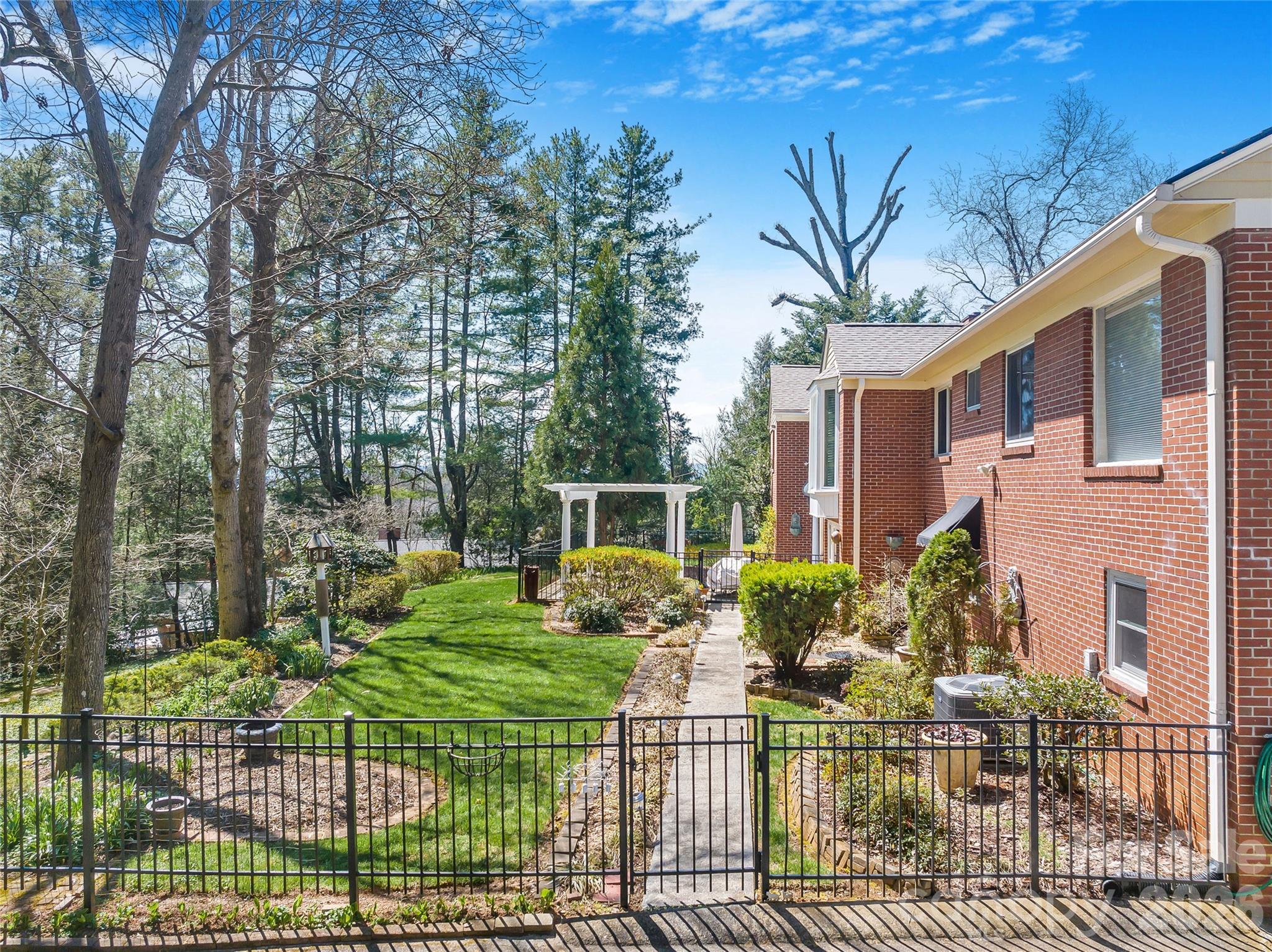 4 Dogwood Road Asheville NC 28804