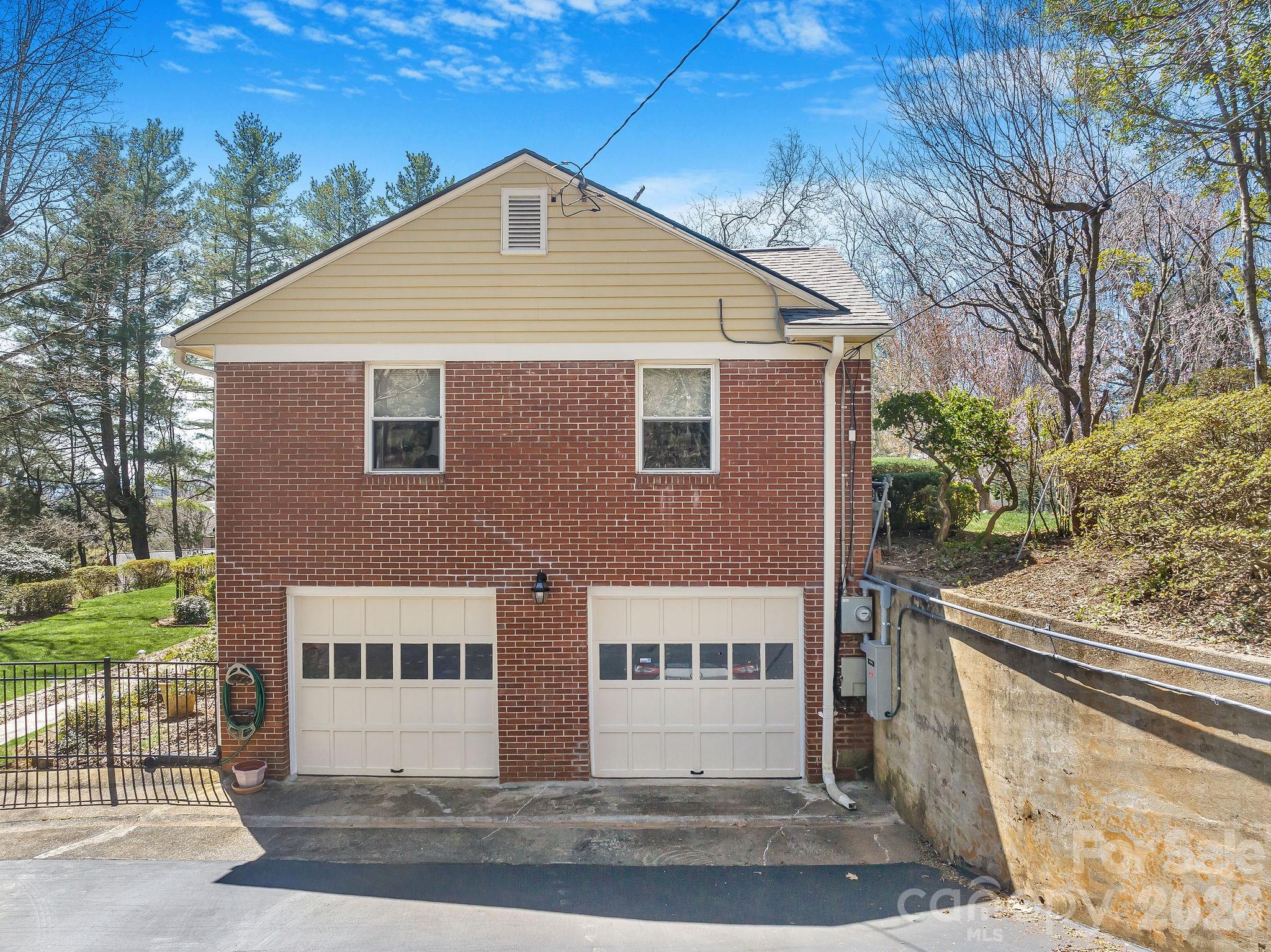 4 Dogwood Road Asheville NC 28804