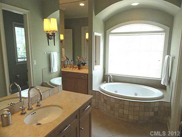 914 Arborfield Drive Matthews NC 28105
