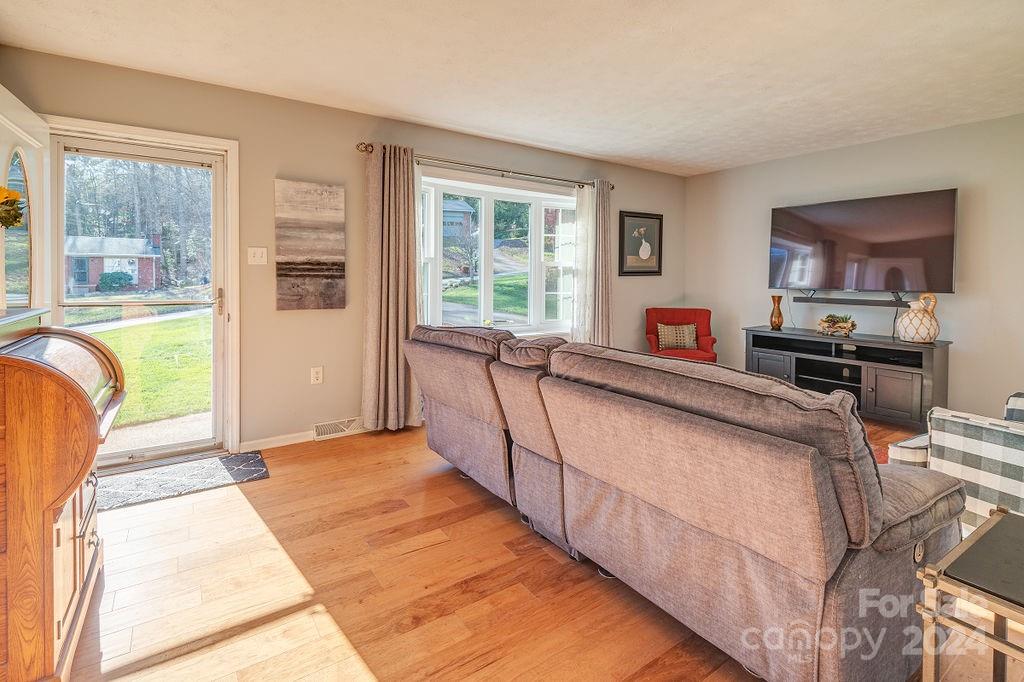 23 Auburndale Drive Asheville NC 28806