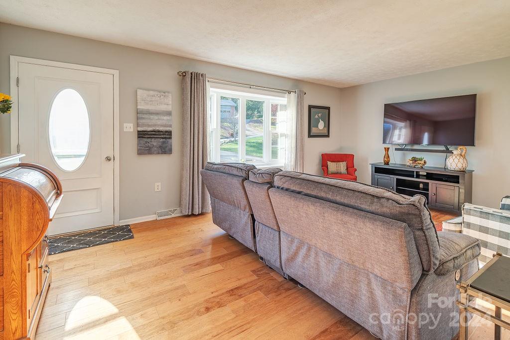 23 Auburndale Drive Asheville NC 28806