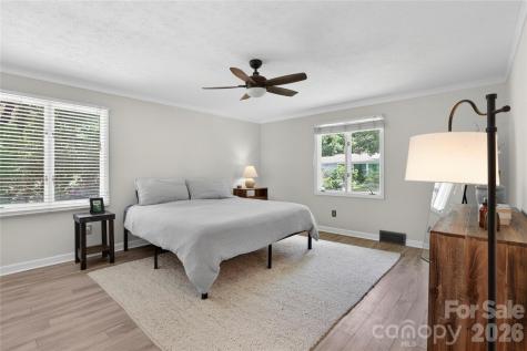 711 Oak Terrace Lane Hendersonville NC 28791