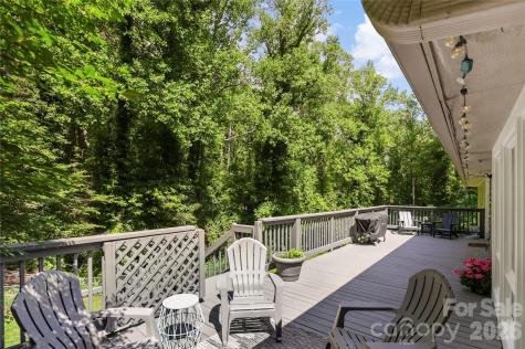 711 Oak Terrace Lane Hendersonville NC 28791
