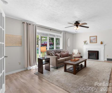 711 Oak Terrace Lane Hendersonville NC 28791