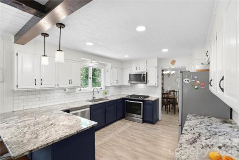 711 Oak Terrace Lane Hendersonville NC 28791