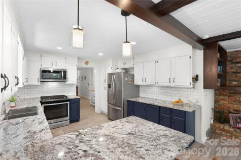 711 Oak Terrace Lane Hendersonville NC 28791
