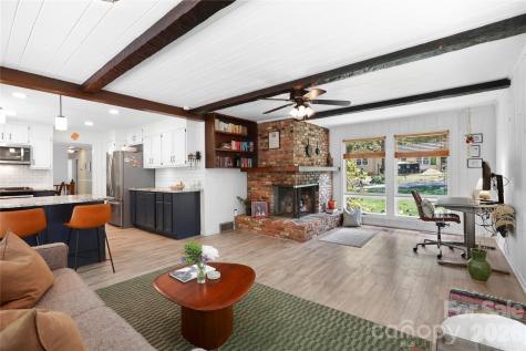 711 Oak Terrace Lane Hendersonville NC 28791