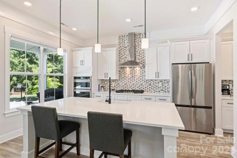 1002 Parkes Street Matthews NC 28105