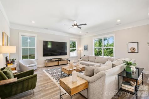 1002 Parkes Street Matthews NC 28105