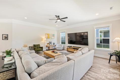 1002 Parkes Street Matthews NC 28105