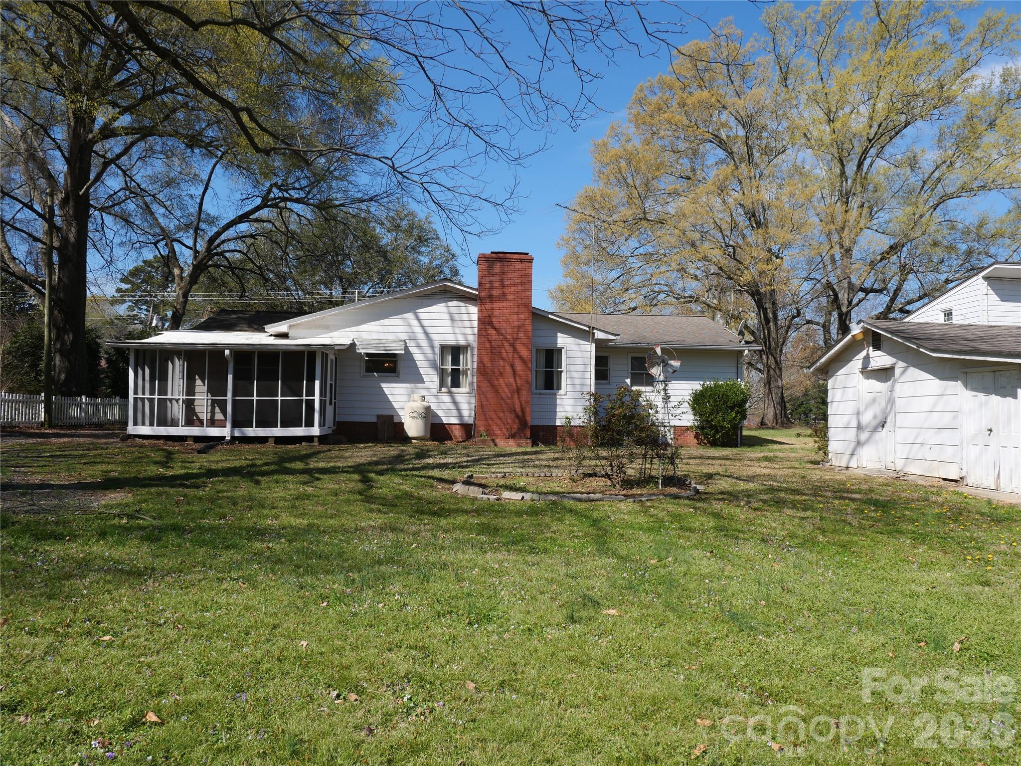 220 N Russell Street Troy NC 27371