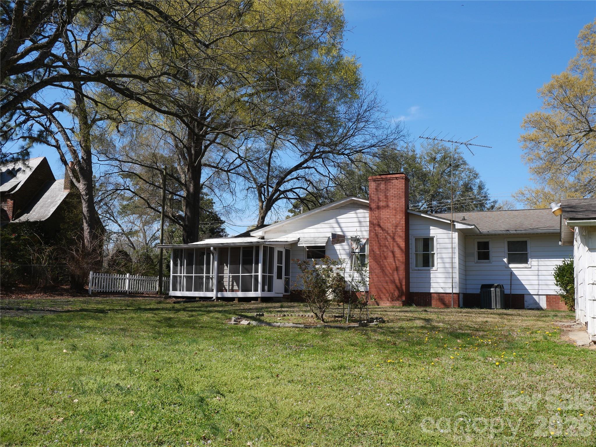 220 N Russell Street Troy NC 27371