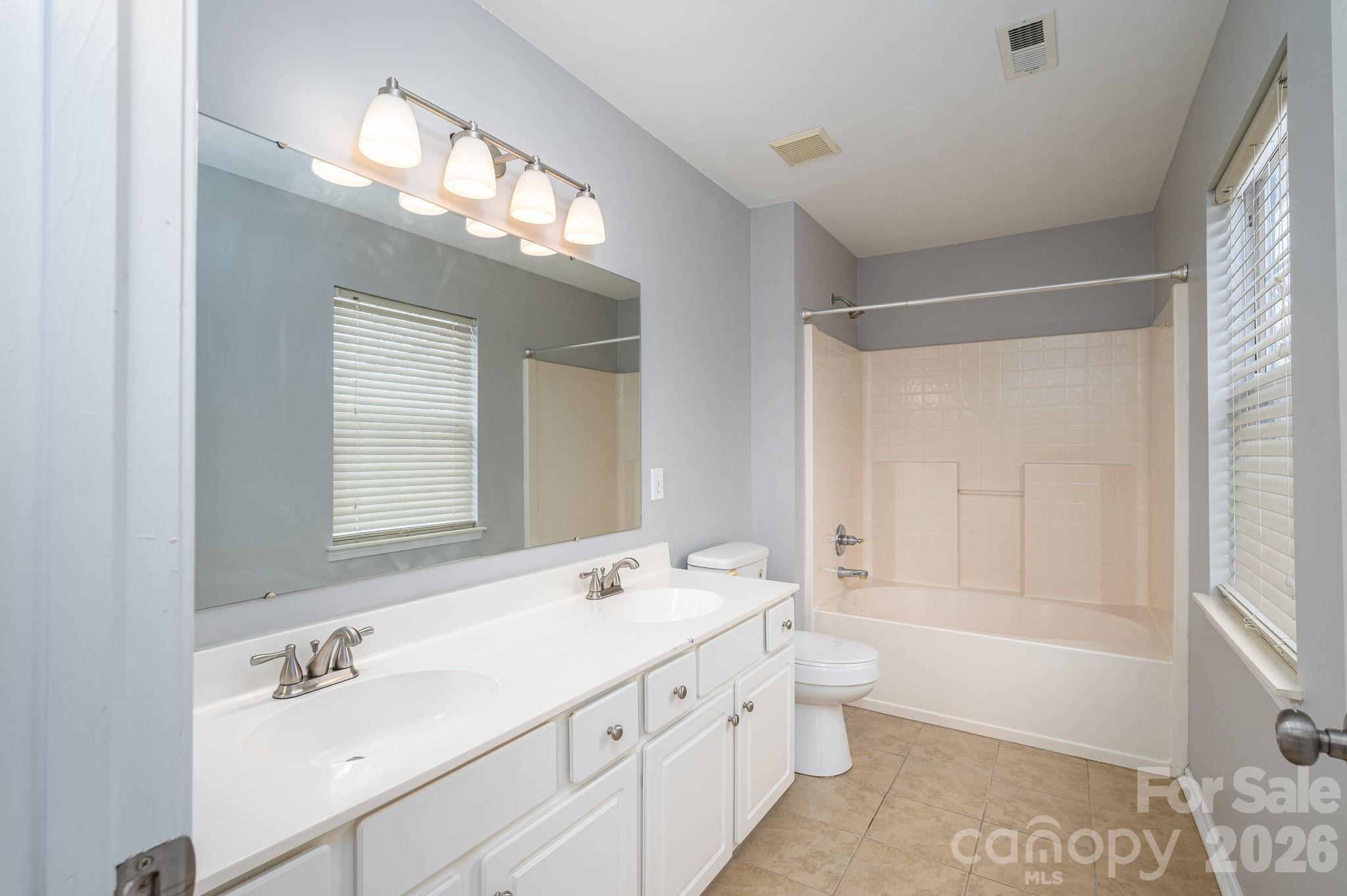 2816 Robyns Glen Drive Charlotte NC 28269