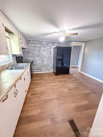 2114 Shelby Highway Blacksburg SC 29702