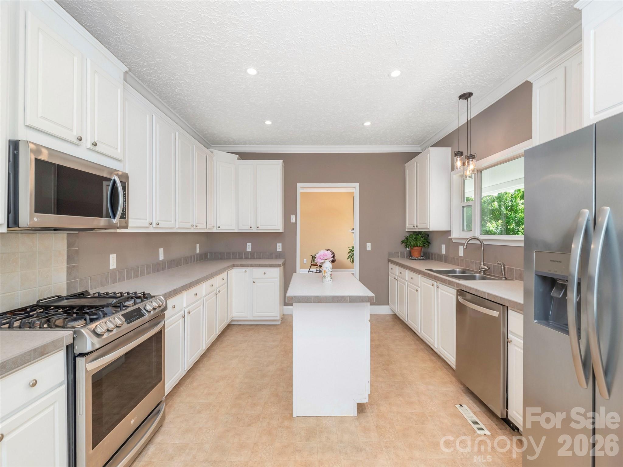 16 Chinaberry Court Waynesville NC 28785