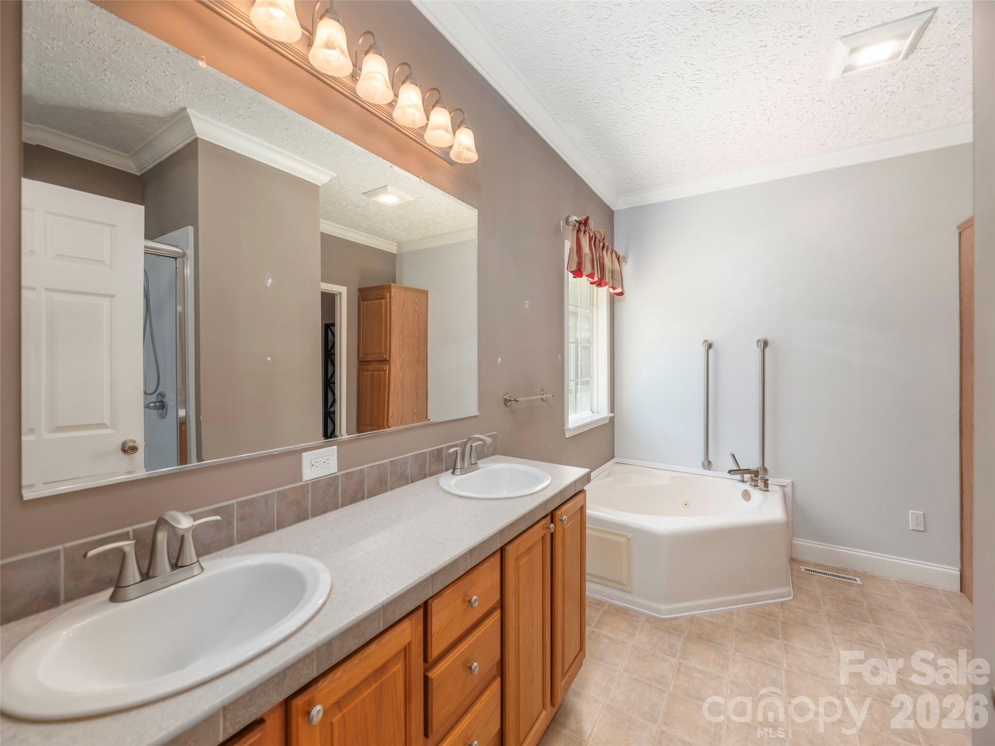 16 Chinaberry Court Waynesville NC 28785