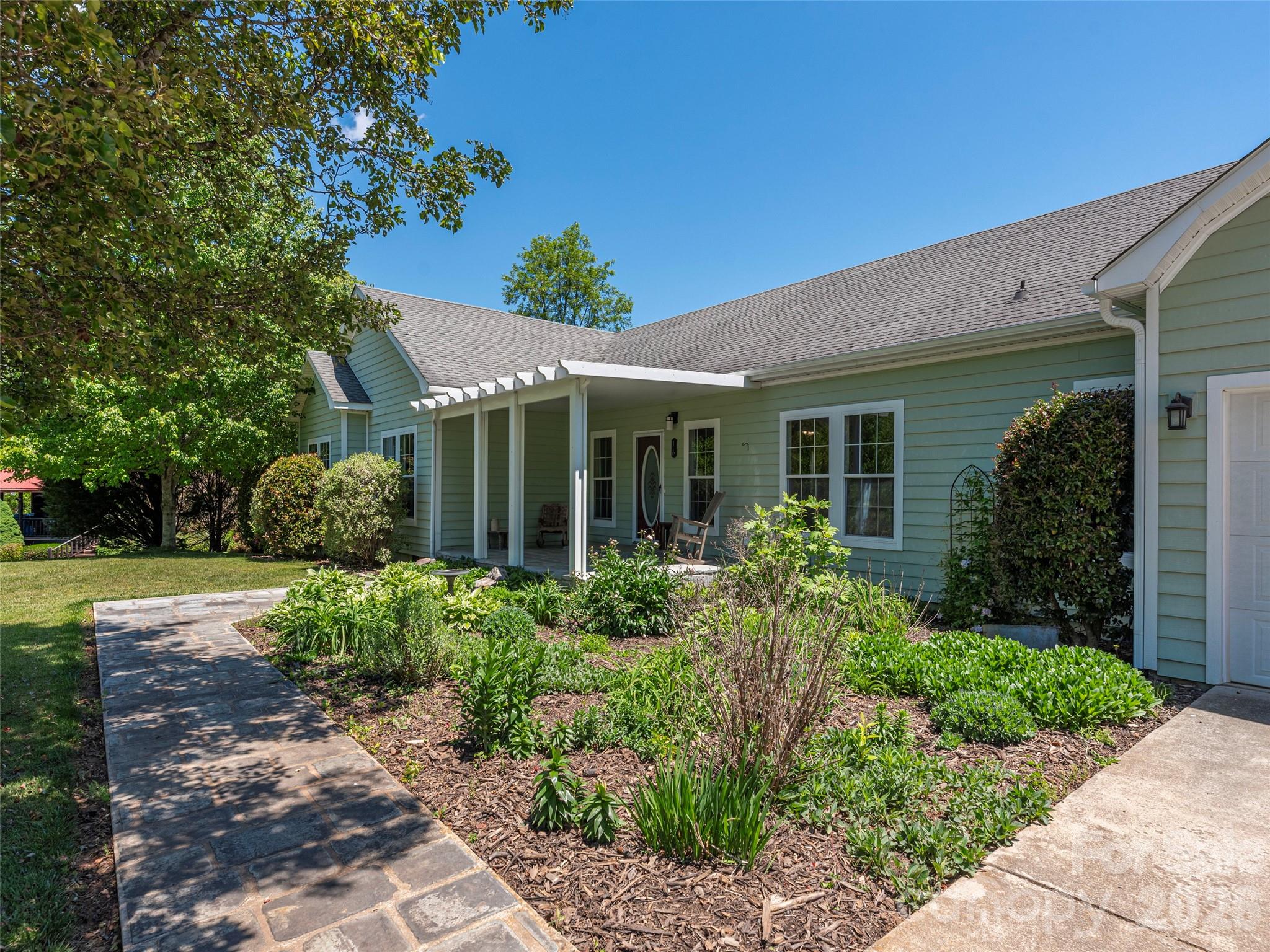 16 Chinaberry Court Waynesville NC 28785