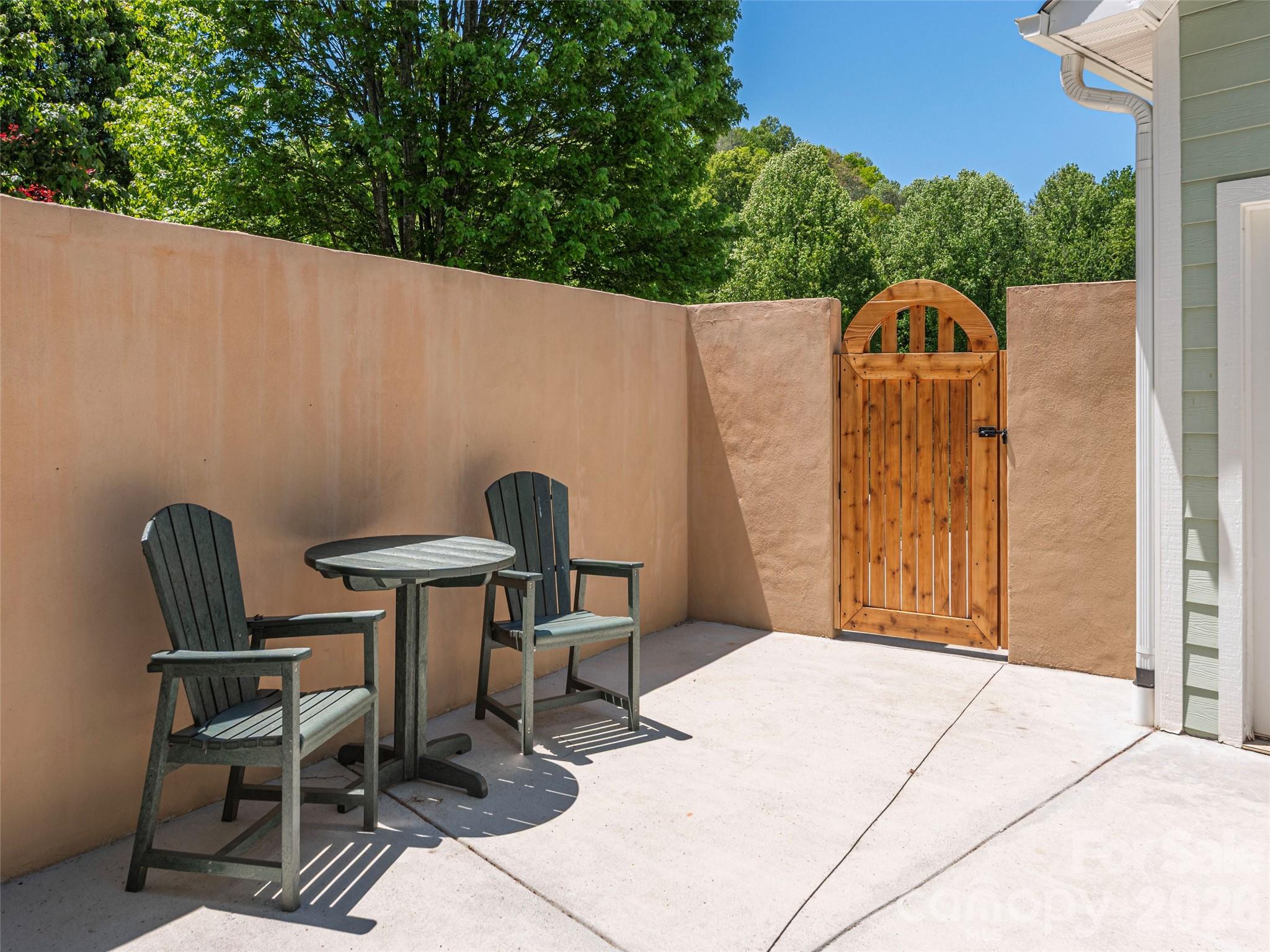 16 Chinaberry Court Waynesville NC 28785