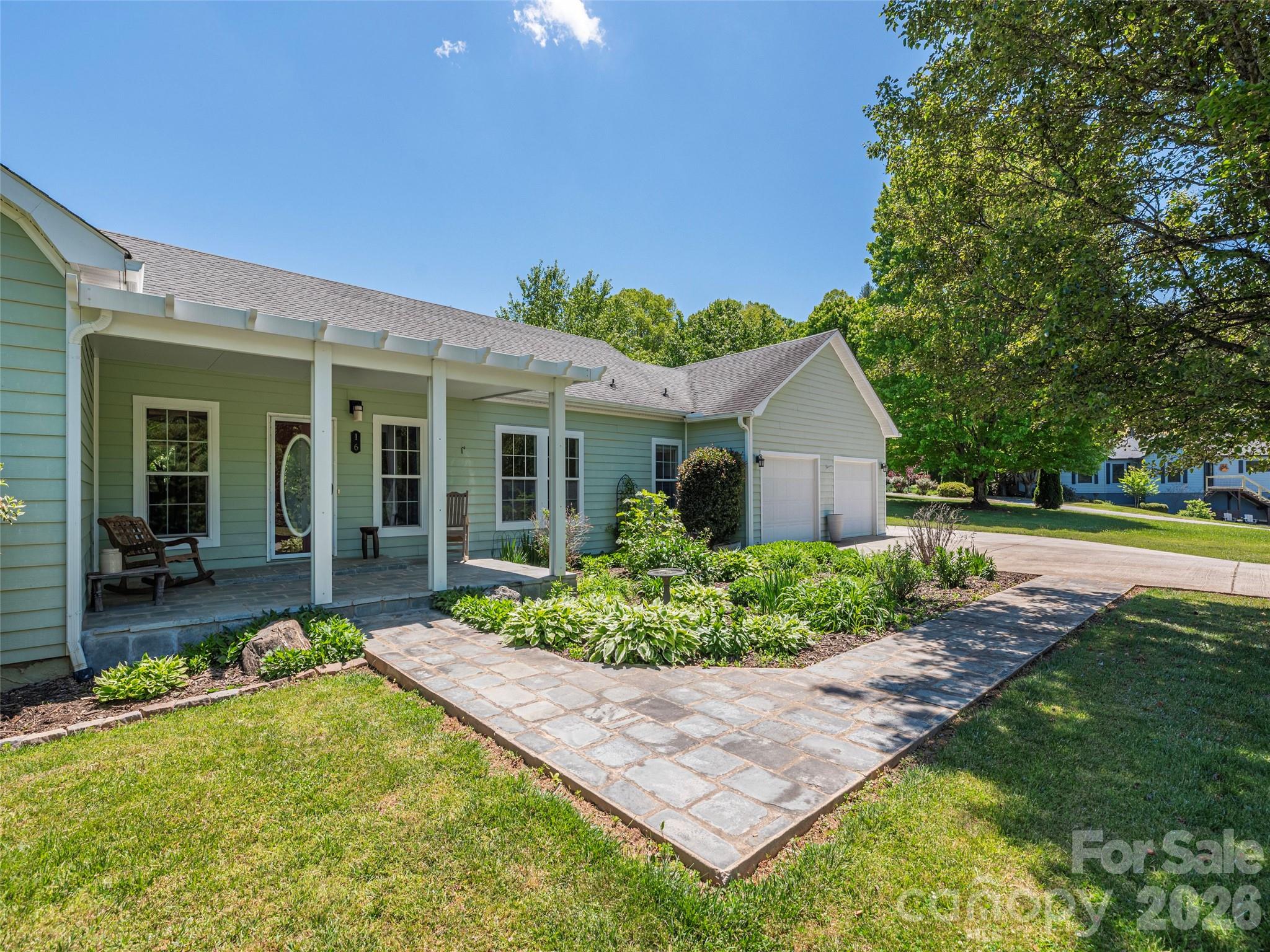 16 Chinaberry Court Waynesville NC 28785