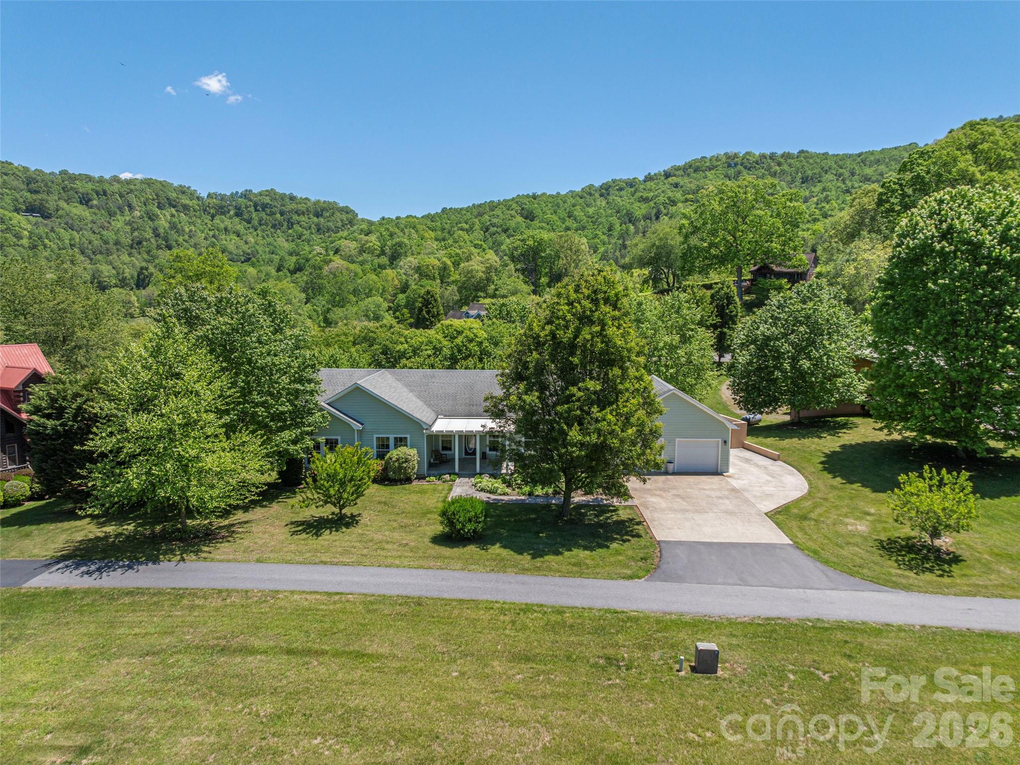 16 Chinaberry Court Waynesville NC 28785
