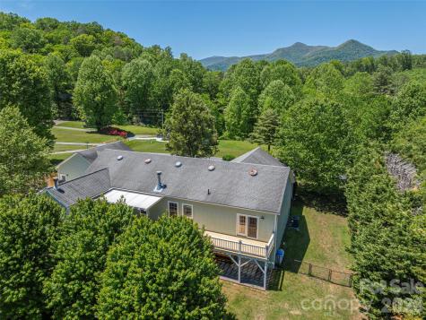 16 Chinaberry Court Waynesville NC 28785