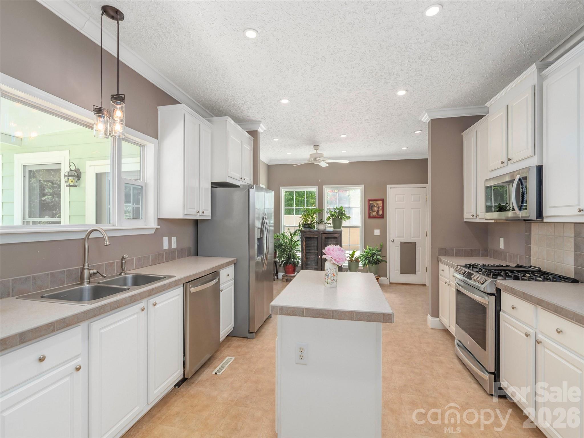 16 Chinaberry Court Waynesville NC 28785