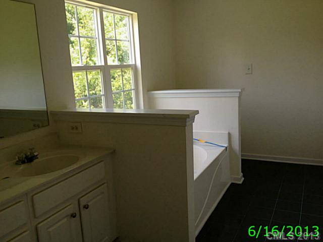 2048 Pimpernel Road Charlotte NC 28213
