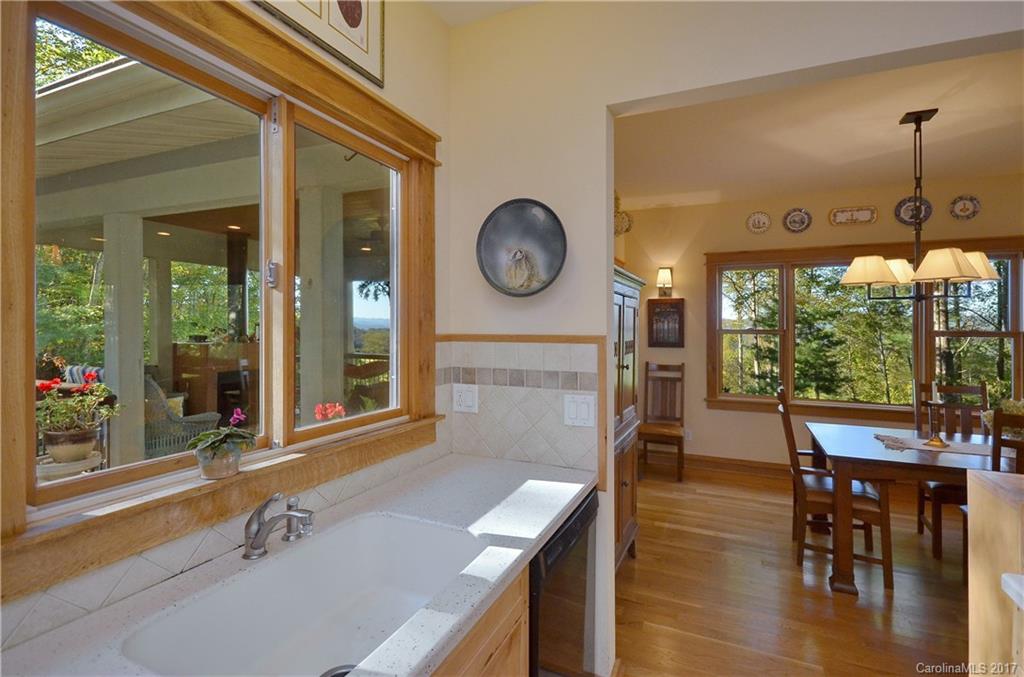24 Ridgeview Way Asheville NC 28803