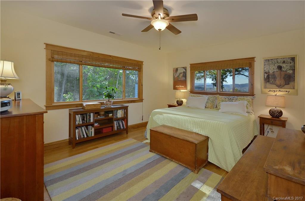 24 Ridgeview Way Asheville NC 28803