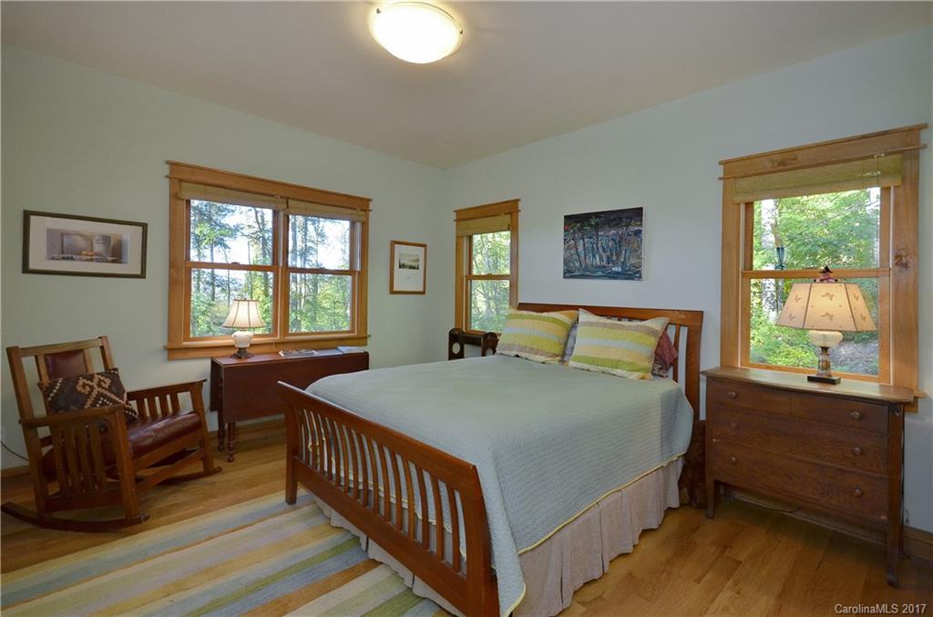 24 Ridgeview Way Asheville NC 28803