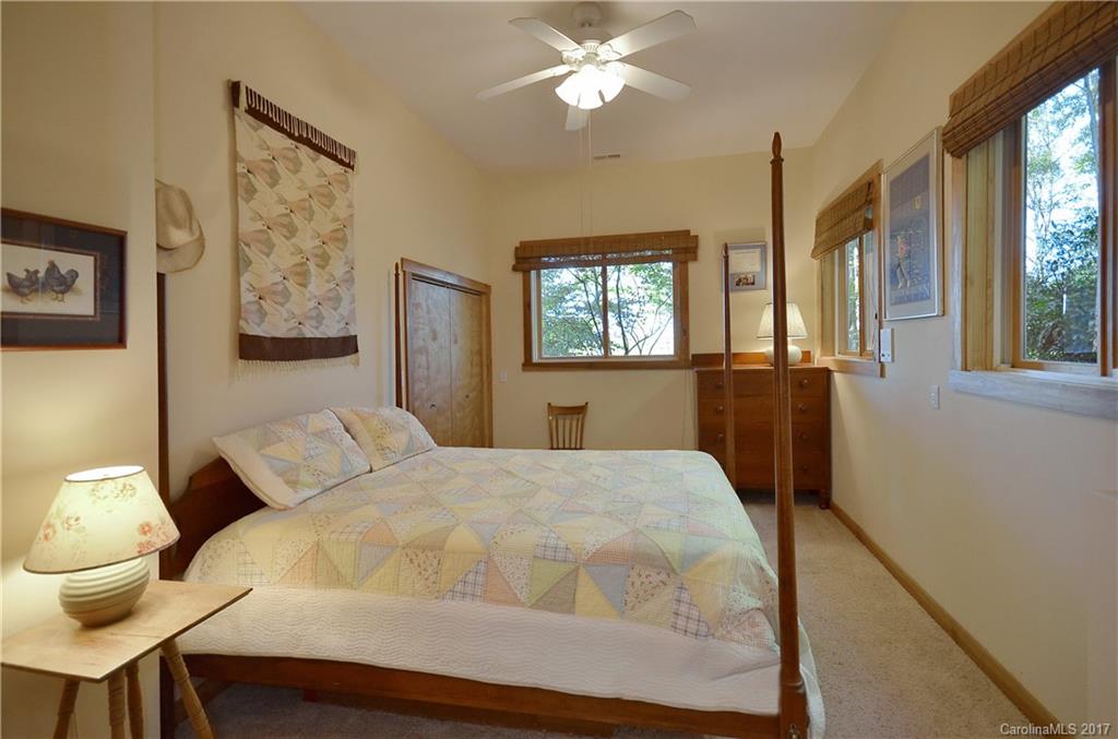 24 Ridgeview Way Asheville NC 28803