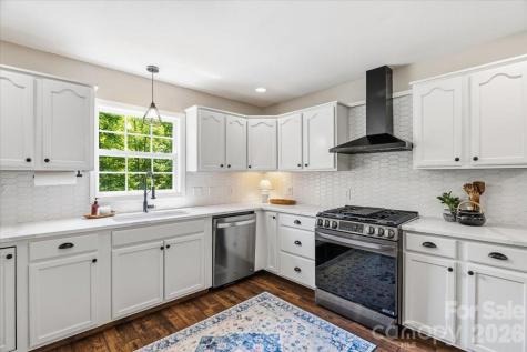 714 River Bend Drive Mars Hill NC 28754
