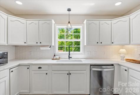 714 River Bend Drive Mars Hill NC 28754