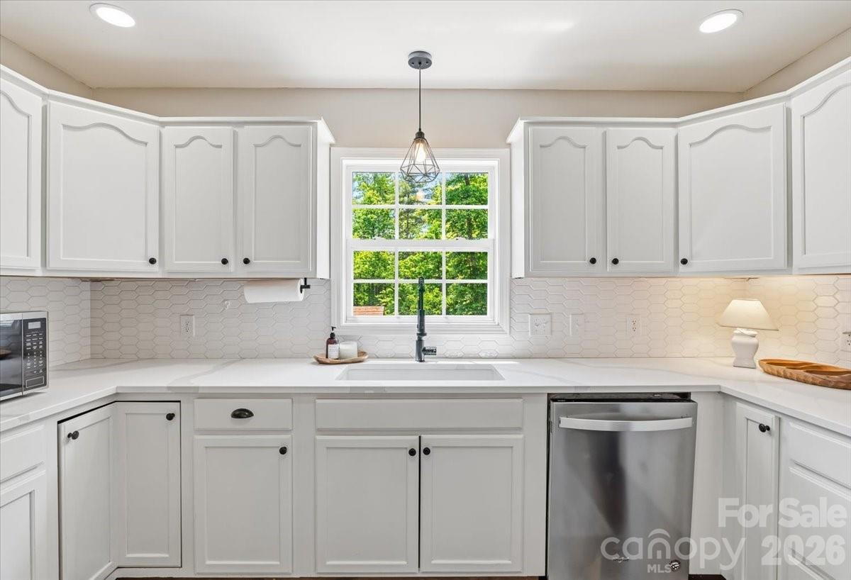714 River Bend Drive Mars Hill NC 28754