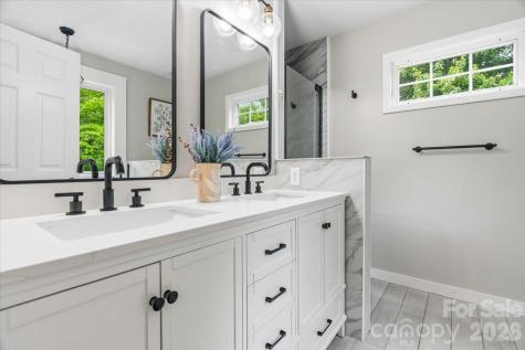 714 River Bend Drive Mars Hill NC 28754
