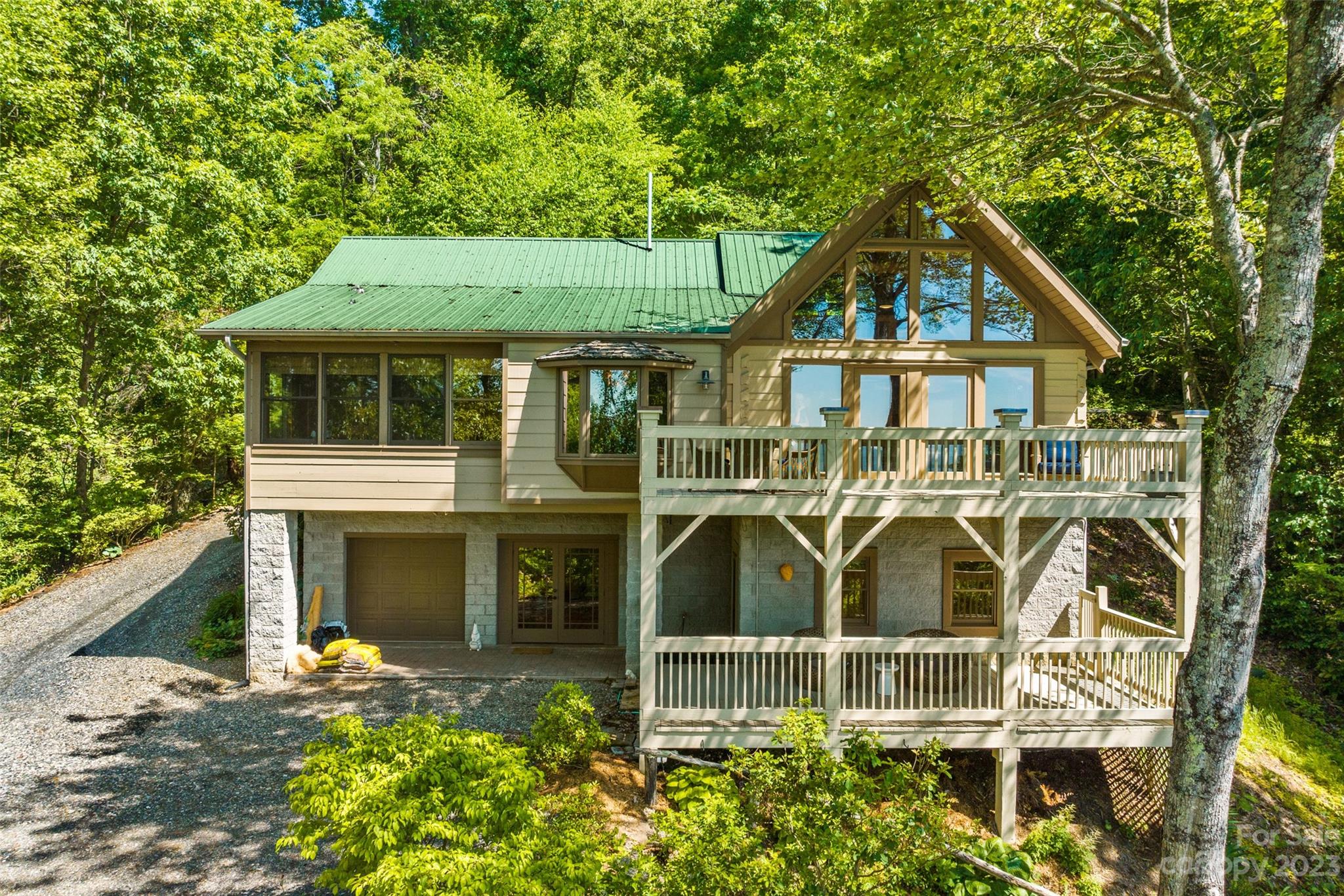 746 Seven Glens Drive, Weaverville NC Real Estate Listing MLS Car4032379