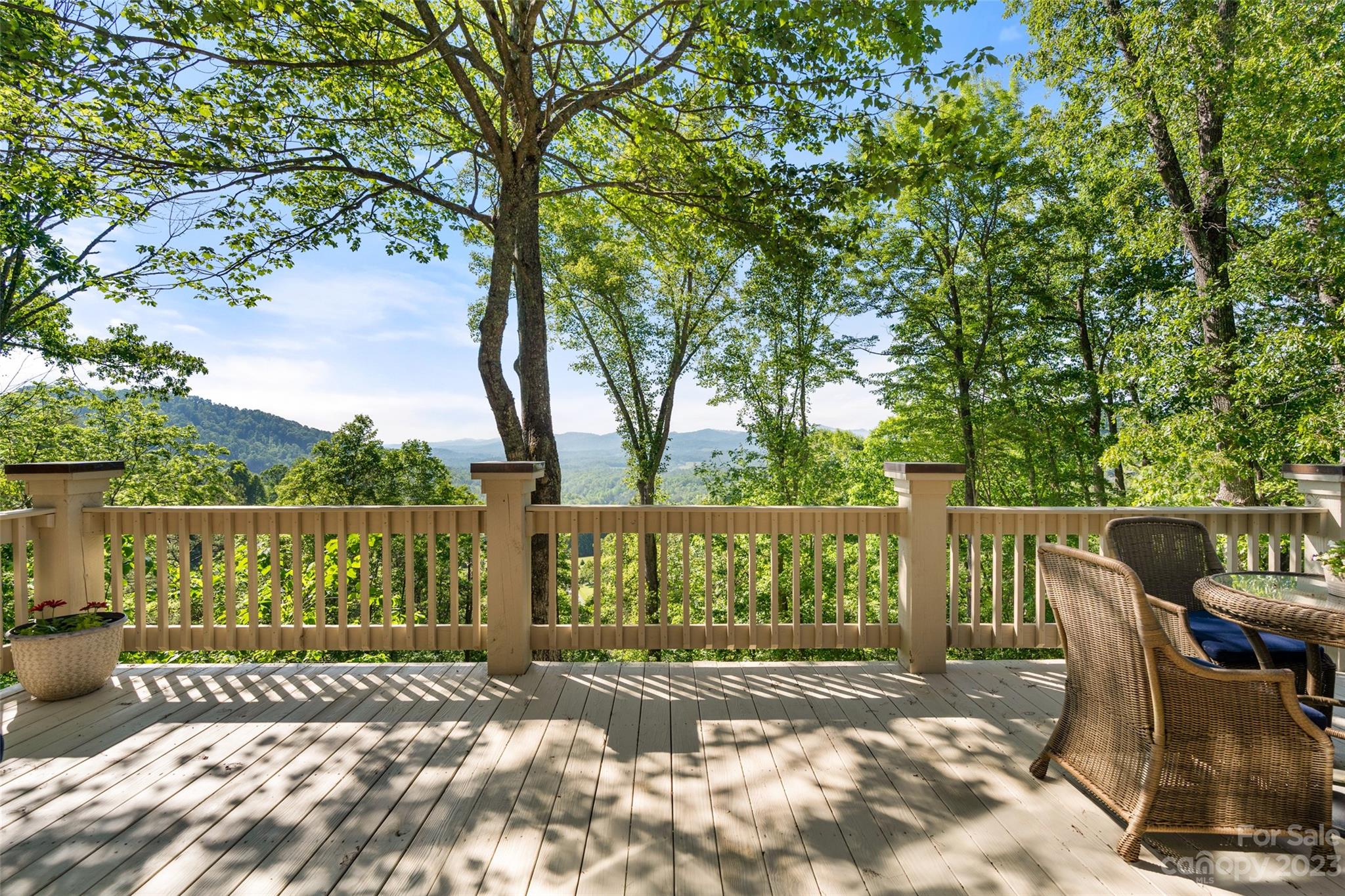 746 Seven Glens Drive, Weaverville NC Real Estate Listing MLS Car4032379